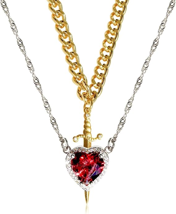 Collier Duo Cœur & Épée – Symbole d’Amour - Un cœur serti de cristaux et une épée dorée, pour un cadeau romantique qui raconte votre histoire à deux.